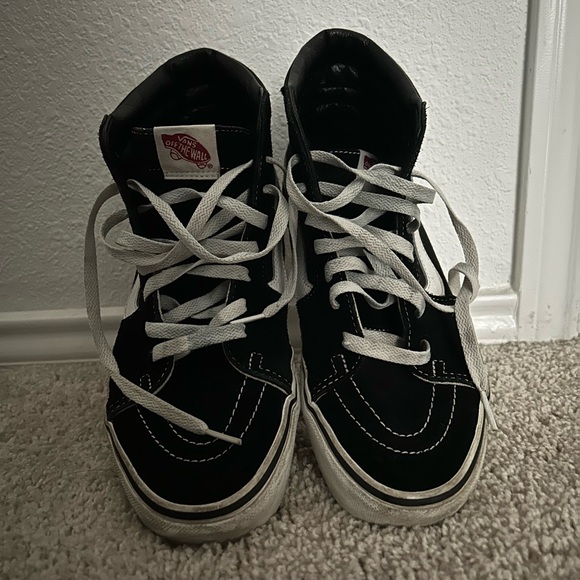 Old skool hi top vans
🦶 - Picture 1 of 6